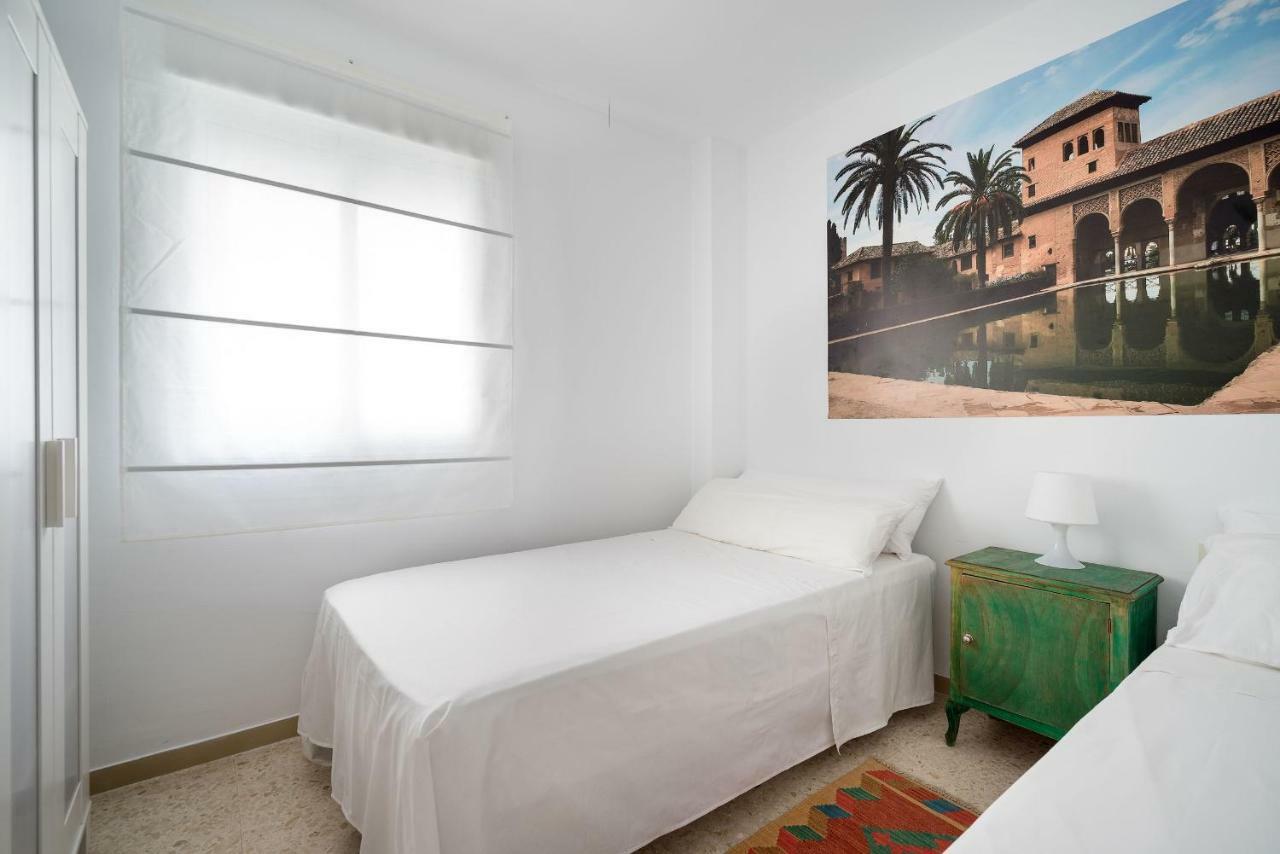 Arcos Beach Infostays - Free Parking マラガ エクステリア 写真