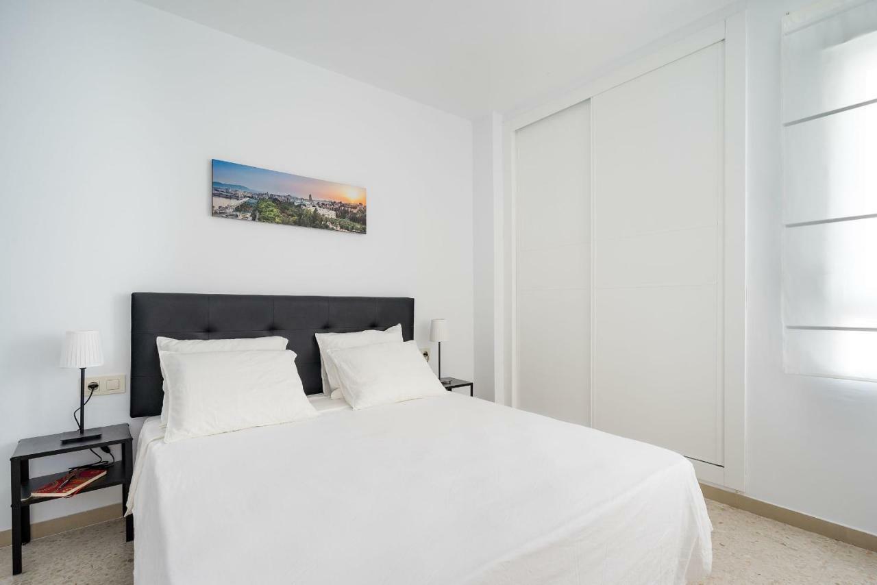 Arcos Beach Infostays - Free Parking マラガ エクステリア 写真