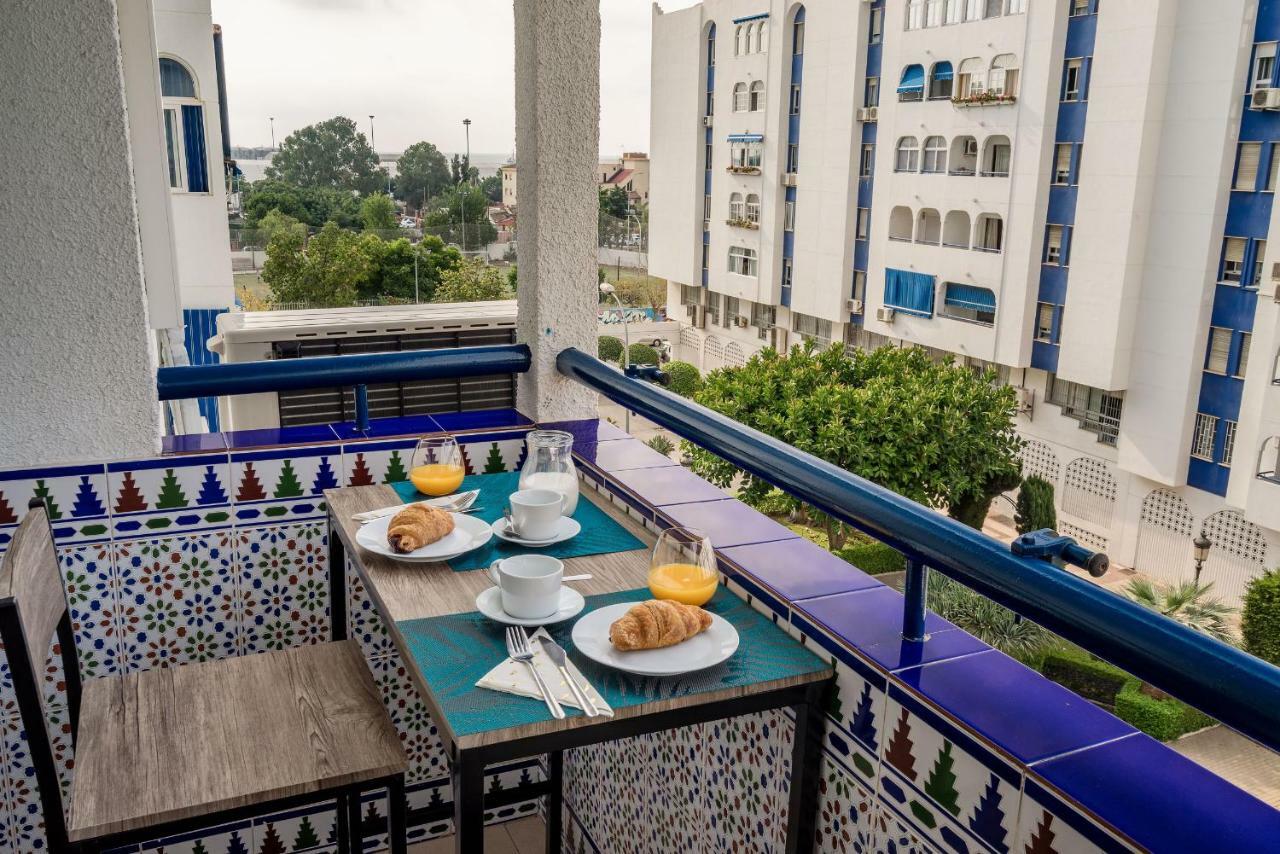 Arcos Beach Infostays - Free Parking マラガ エクステリア 写真